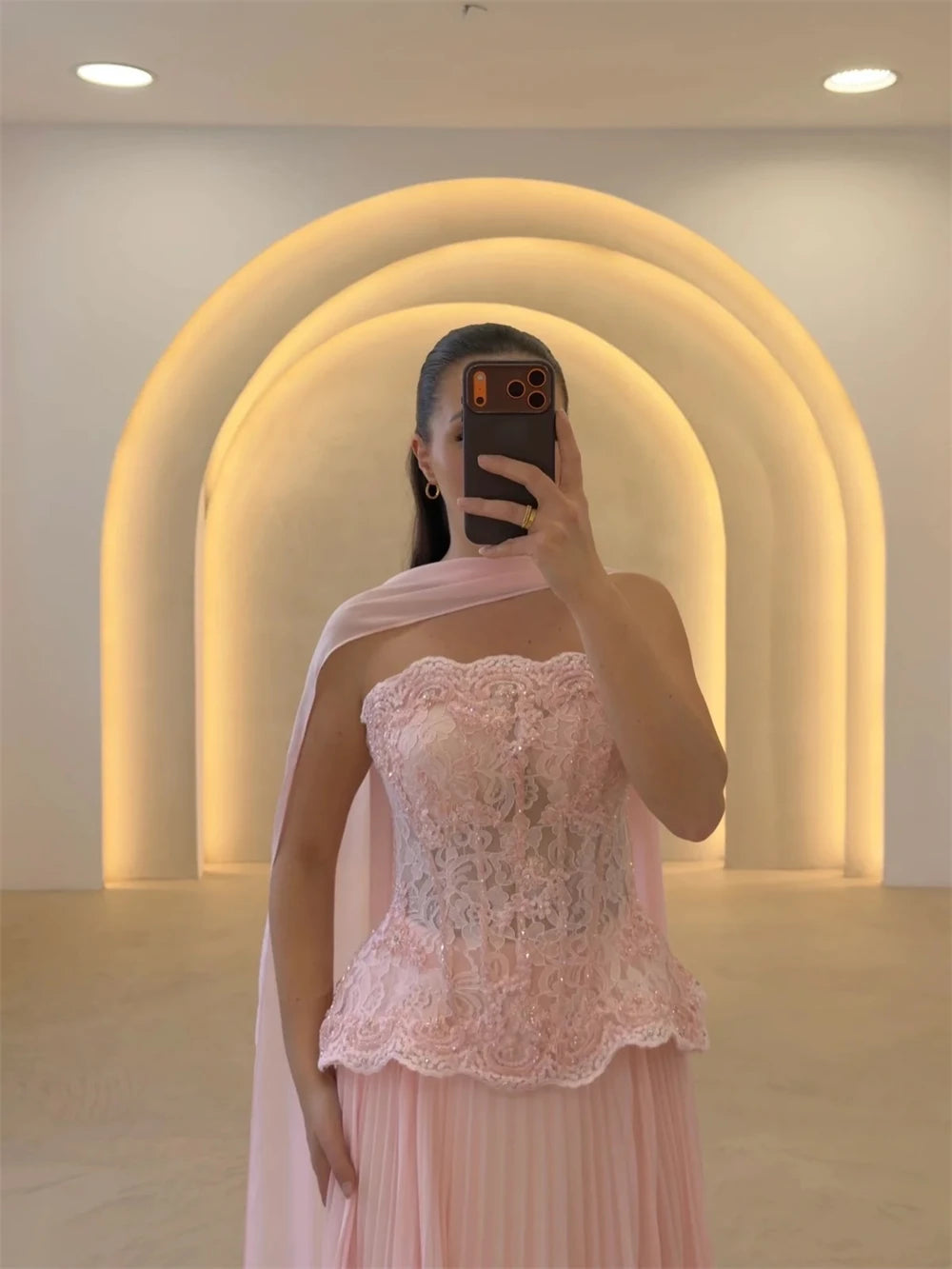 Robe de bal plissée personnalisée Mila, sans bretelles, ornée de perles, coupe trapèze, avec châle et corset, longueur ras du sol, pour soirée formelle, Vestidos De Fiesta 2026
